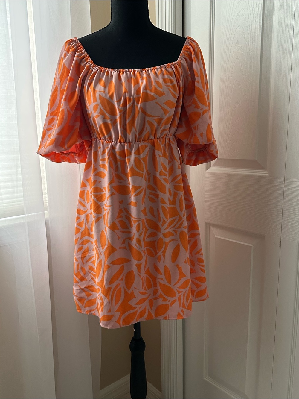 Great Condition!!  Sanctuary Orange and Light Pink Leaf-Print Dress